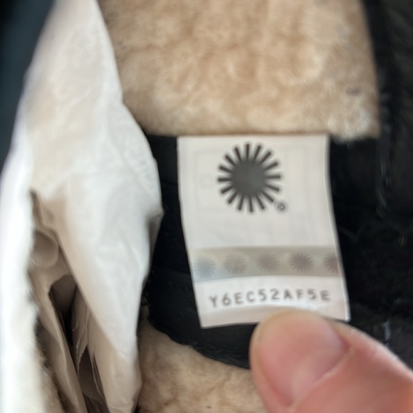 UGG Lorna Boot Black 7.5 - Picture 12 of 13